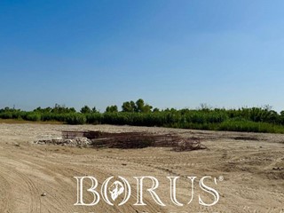 Capannone in Vendita a Villa Literno, 1'200€, 12000 m²