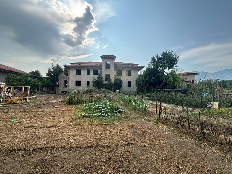Villa in Vendita a Castel San Giorgio, 510'000€, 485 m²