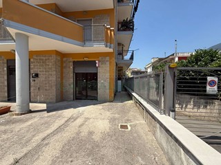 Immobile commerciale in Vendita a Siano, 89'000&euro;, 58 m²