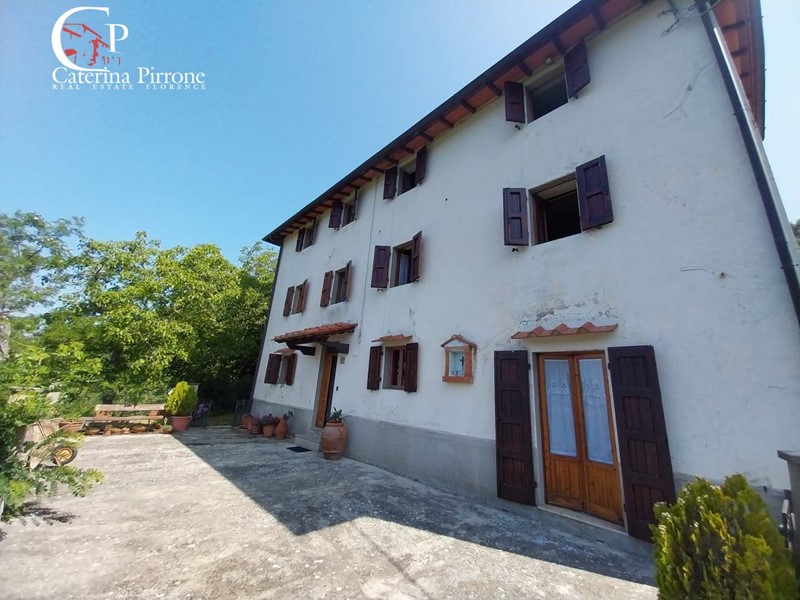 Rustico in Vendita a Londa, 250'000€, 330 m²