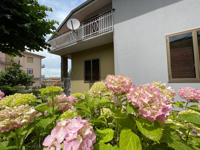 Casa Indipendente in Vendita a Prunetto, 80'000€, 390 m²