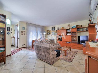 Trilocale in Vendita a Sulbiate, 219'000€, 117 m²