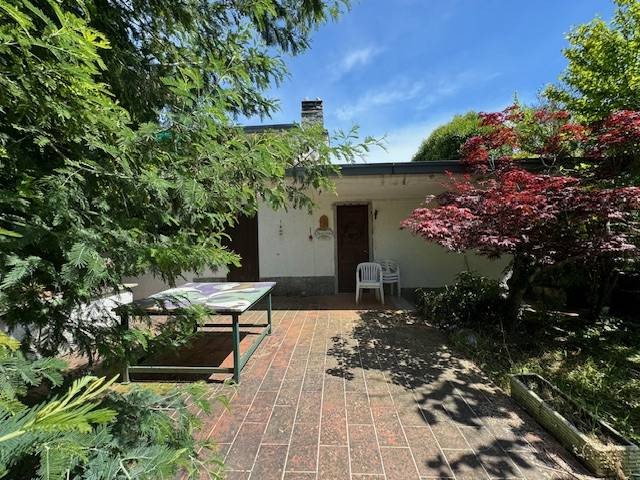 Villa in Vendita a Castelnuovo Magra, 850'000€, 800 m²