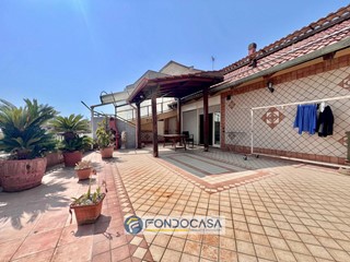 Casa Indipendente in Vendita a Cesa, 255'000€, 250 m²