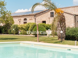 Villa in Vendita a Ragusa, 449'000&euro;, 430 m²