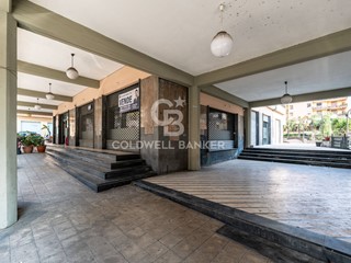 Immobile commerciale in Vendita a Giarre, 216'500€, 195 m²