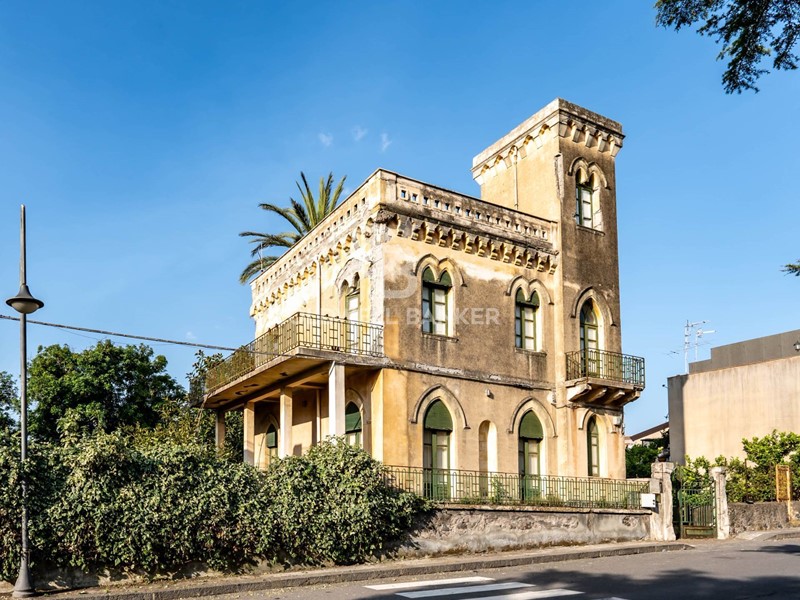 Casa Indipendente in Vendita a Acireale, 320'000€, 185 m²