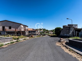 Villetta a schiera in Vendita a San Gregorio di Catania, 2'700'000€, 10000 m², con Box