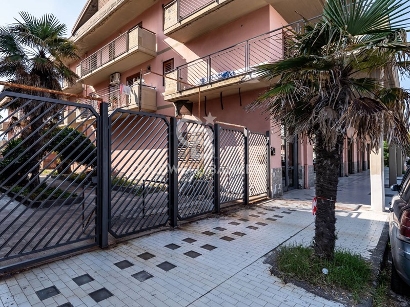 Negozio in Vendita a Mascali, 236'000€, 236 m²