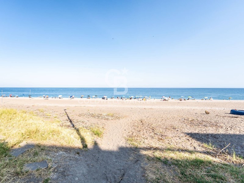 Ufficio in Vendita a Mascali, 2'360'000€, 236 m²