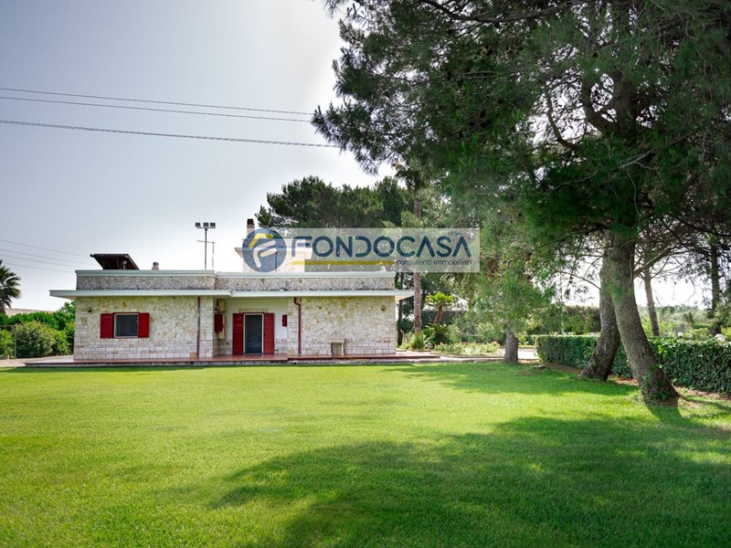 Villa in Vendita a Oria, 600'000€, 400 m²