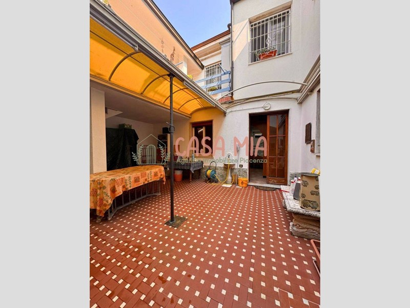 Trilocale in Vendita a Castel San Giovanni, 75'000€, 117 m²