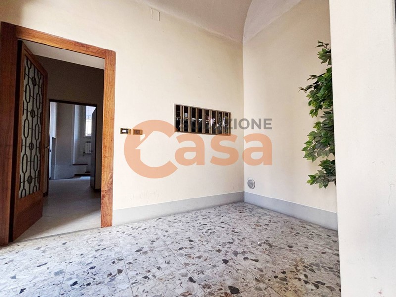 Ufficio in Affitto a Piacenza, 550€, 80 m²