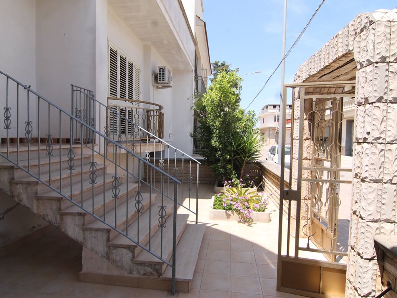 Appartamento in Vendita a Sava, 209'000€, 320 m², con Box