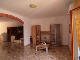 Appartamento in Vendita a Sava, 209'000€, 320 m², con Box