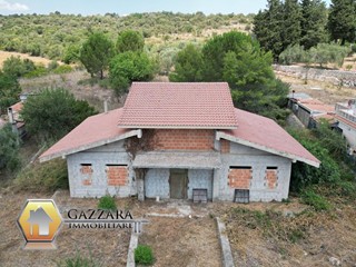Villa in Vendita a Canicattini Bagni, 65'000€, 179 m²