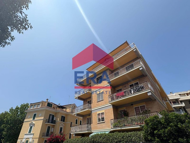 Attico in Vendita a Roma, 525'000€, 130 m²