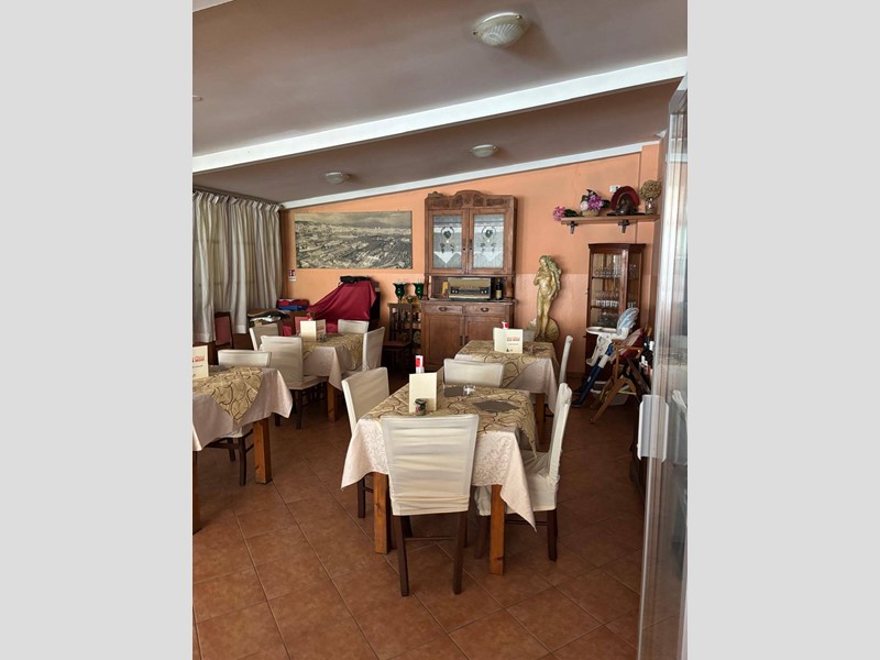 Immobile commerciale in Vendita a Ronco Scrivia, 79'000€, 260 m²