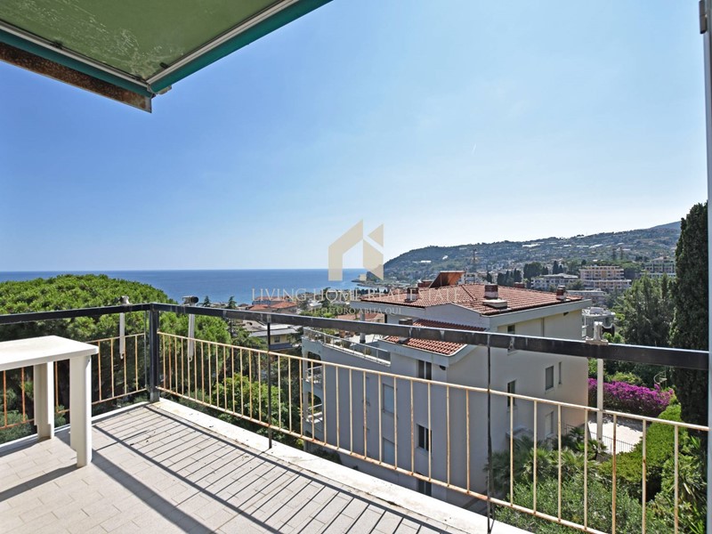 Trilocale in Vendita a Sanremo, 250'000€, 72 m²