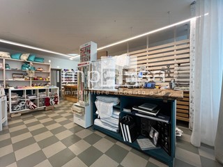 Attività commerciale in Vendita a Preganziol, 28'000€, 10575 m²