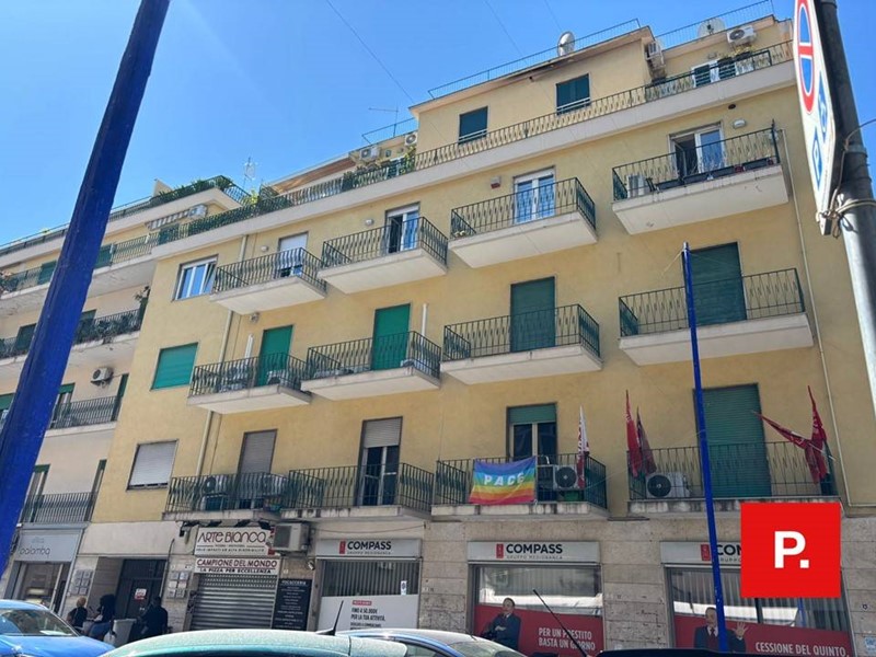 Ufficio in Affitto a Caserta, 1'200€, 120 m²