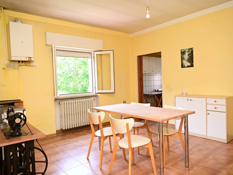 Trilocale in Vendita a Frontone, 28'000&euro;, 60 m²