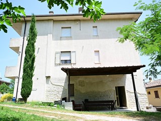 Trilocale in Vendita a Frontone, 28'000&euro;, 60 m²