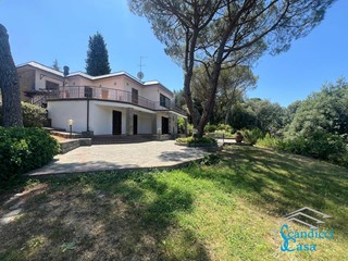 Villa in Vendita a San Casciano In Val Di Pesa, 795'000€, 270 m²