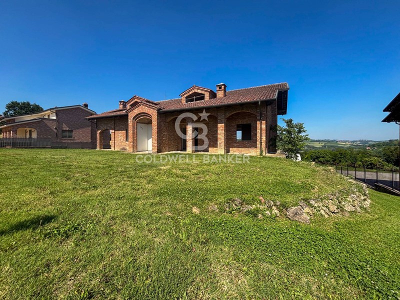 Villa in Vendita a Altavilla Monferrato, 440'000€, 580 m²