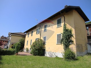 Casa Indipendente in Vendita a Cuasso al Monte, 279'000€, 179 m²