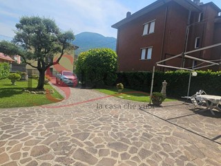Casa Indipendente in Vendita a Albino, 320'000€, 250 m²