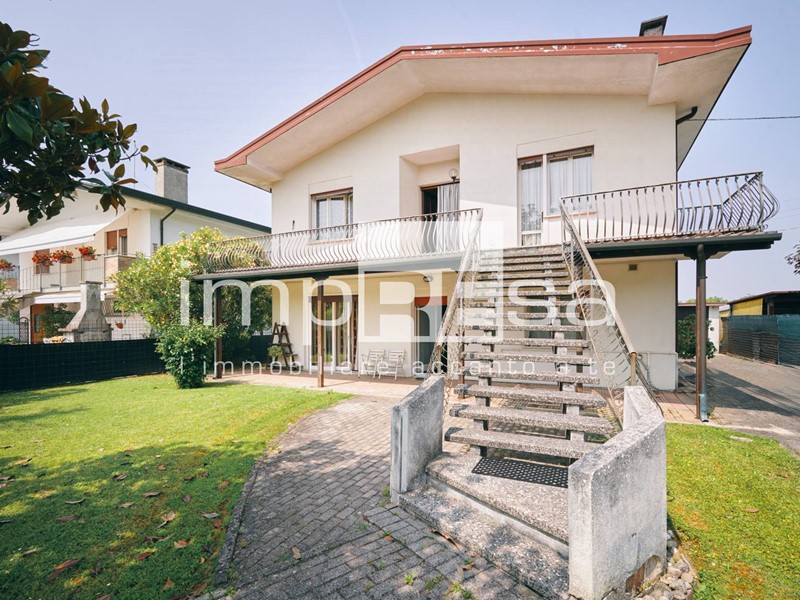 Villa in Vendita a San Biagio di Callalta, 253'000€, 250 m²