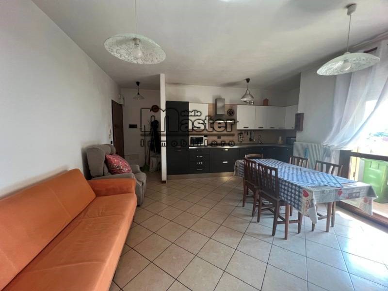 Quadrilocale in Vendita a Paese, 138'000€, 73 m²
