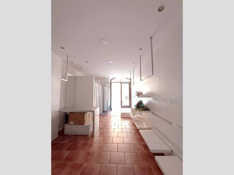 Immobile commerciale in Affitto a Fano, 800€, 48 m²