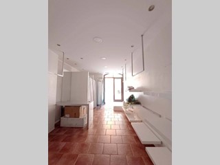 Immobile commerciale in Affitto a Fano, 800€, 48 m²