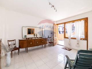 Trilocale in Vendita a Aci Catena, 73'000€, 100 m²
