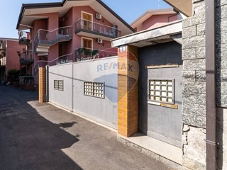 Trilocale in Vendita a Aci Catena, 68'000€, 95 m²