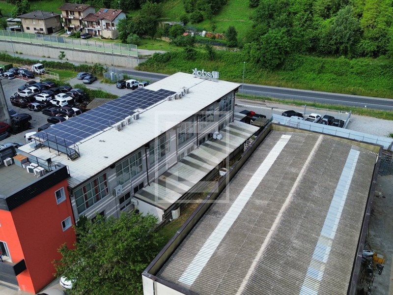 Capannone in Vendita a Vobarno, 495'000€, 500 m²