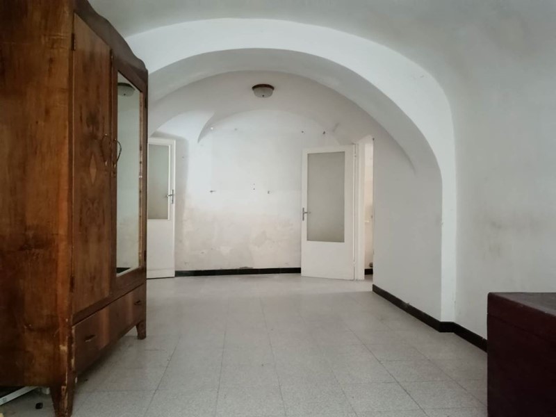 Casa Semi Indipendente in Vendita a Alanno, 53'000€, 200 m²