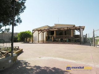 Villa in Vendita a Pachino, 168'000€, 78 m²