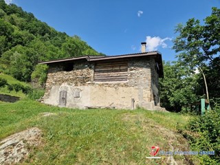 Casale in Vendita a Corteno Golgi, 73'000€, 193 m²