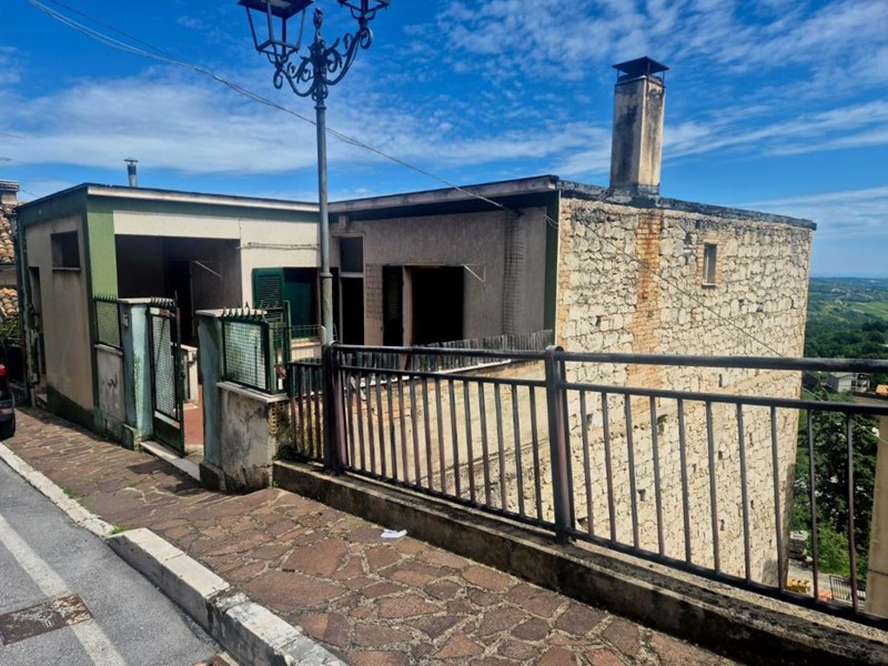 Villa in Vendita a Pretoro, 98'000€, 186 m²