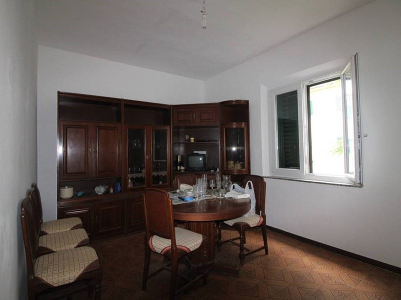 Quadrilocale in Vendita a Pontedera, 85'000€, 70 m²
