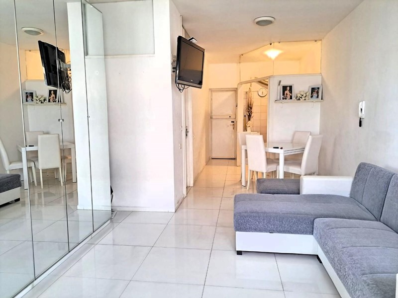 Monolocale in Vendita a Carrara, zona Marina di Carrara, 130'000€, 30 m², arredato