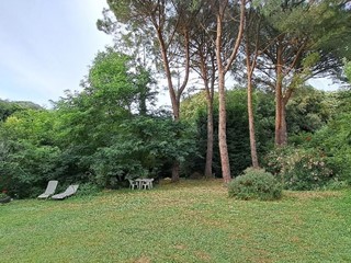 Casale in Vendita a Calci, 495'000€, 420 m²