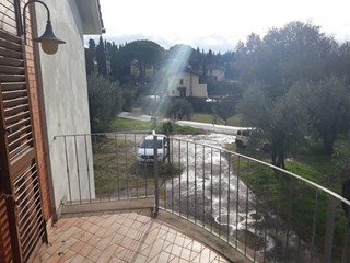 Casa di corte in Vendita a Casciana Terme Lari, zona San Ruffino, 490'000€, 815 m², arredato, con Box