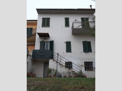 Casa Indipendente in Vendita a Capraia e Limite, zona Limite, 260'000€, 190 m², con Box