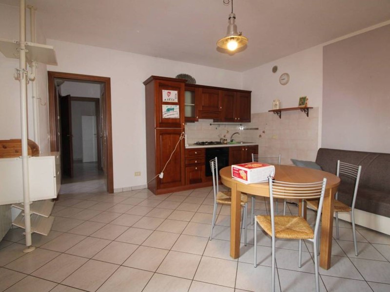 Trilocale in Vendita a Pontedera, zona Gello, 155'000€, 81 m², arredato