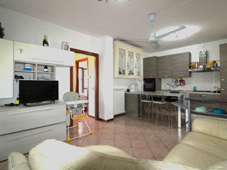 Trilocale in Vendita a Calcinaia, 138'000€, 71 m², con Box