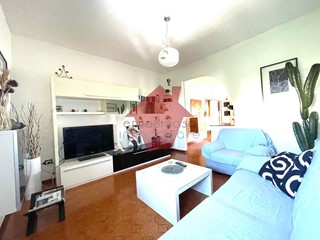 Appartamento in Vendita a Empoli, zona Serravalle, 234'000€, 100 m²